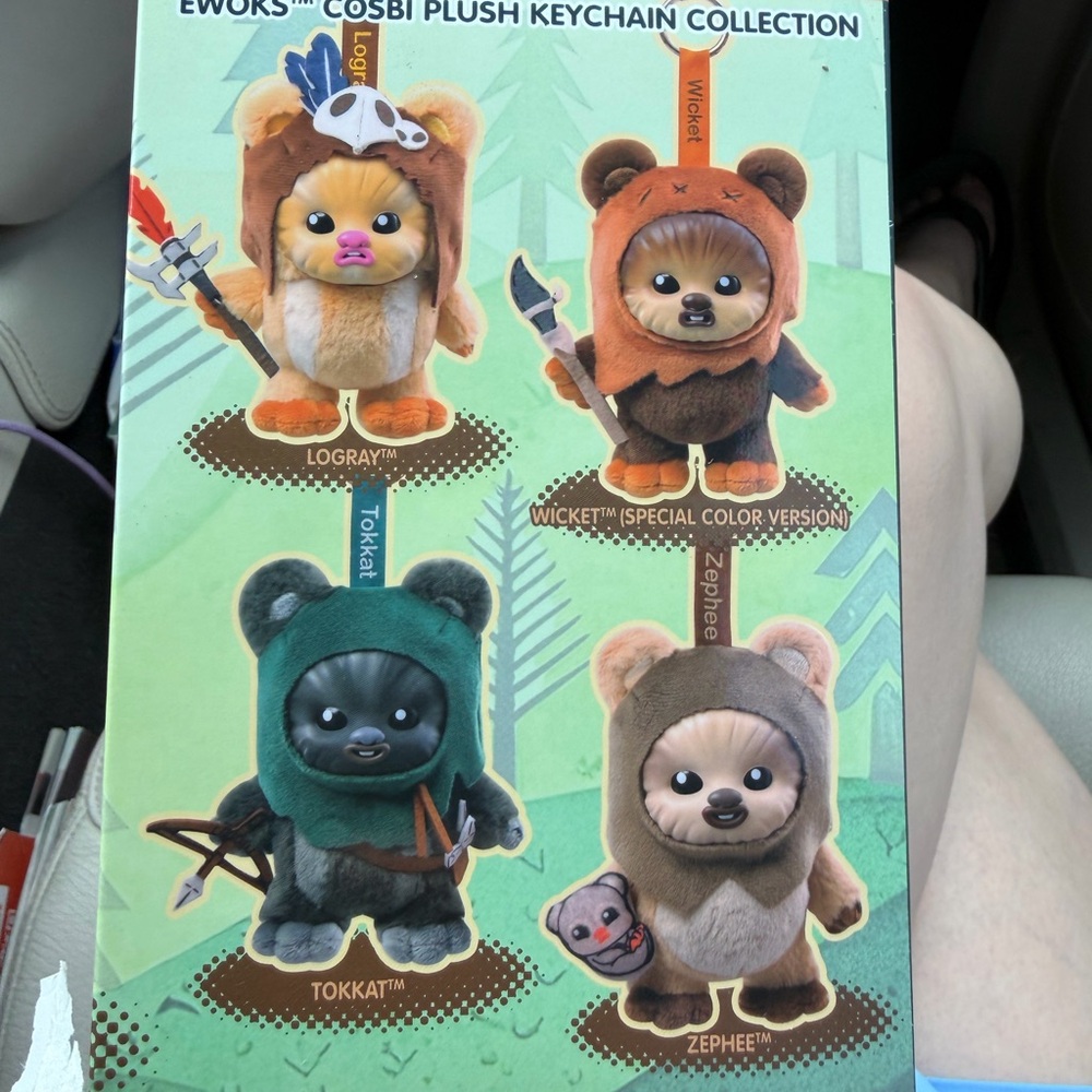 Disney drop shop Star Wars COSBI Ewok plush keychain - Logray